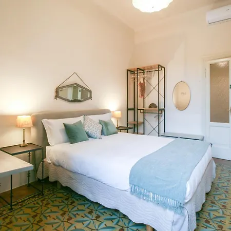 Le Flaneur - Vintage Verona