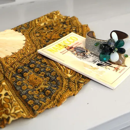 Le Flaneur - Vintage 3*