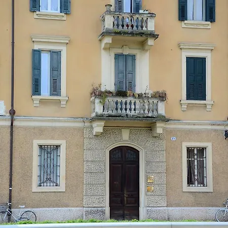 Le Flaneur - Vintage - Private 3*