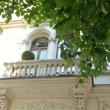 Le Flaneur - Vintage 3* Verona