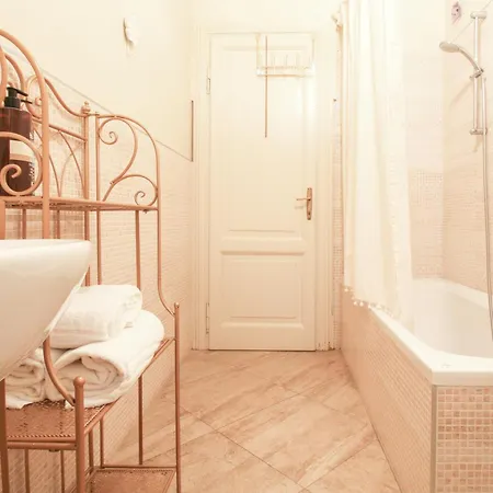 Le Flaneur - Vintage Oda ve Kahvaltı Verona